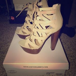 Steve Madden Dreamgirl size 7 heels